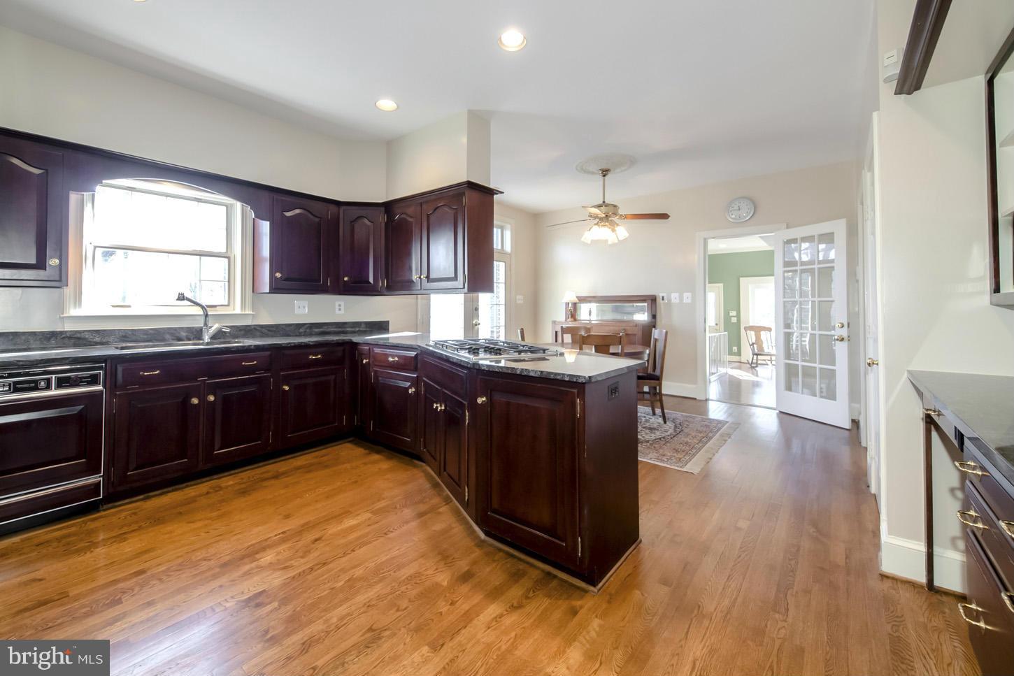 SUMMERWOOD - Residential