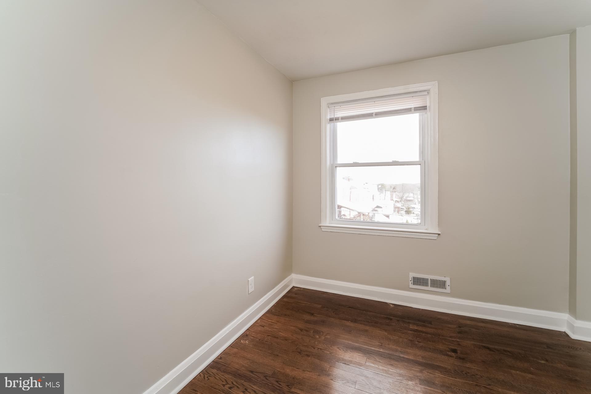 EDMONDSON HEIGHTS - Residential Lease