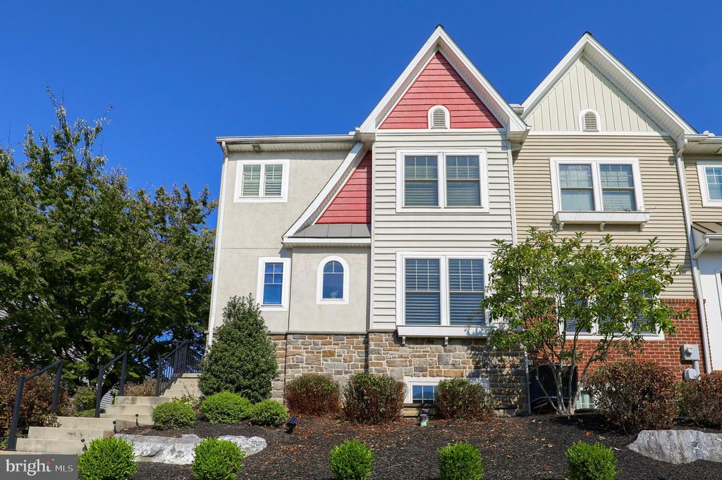 Photo of 2585 CAMAS LN, EAST PETERSBURG, PA 17520 (MLS # PALA2040874)