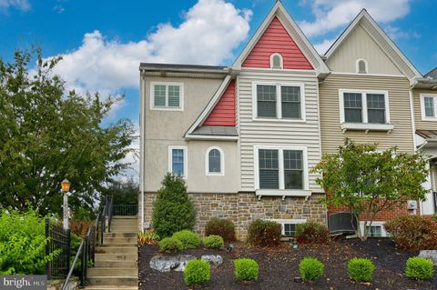 Photo of 2585 CAMAS LN, EAST PETERSBURG, PA 17520 (MLS # PALA2040874)
