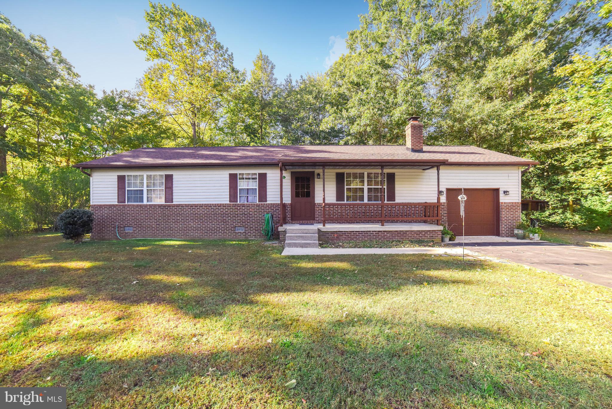 COUNTRY LAKES - Residential