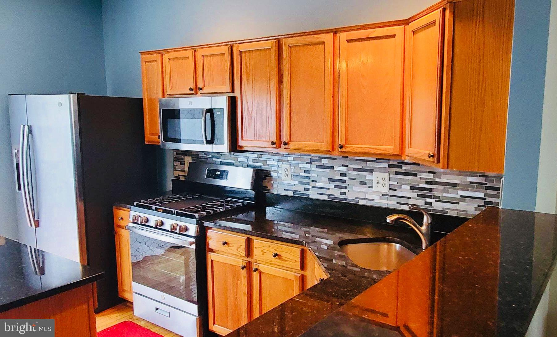 SHERBROOKE II TH CONDO - Residential