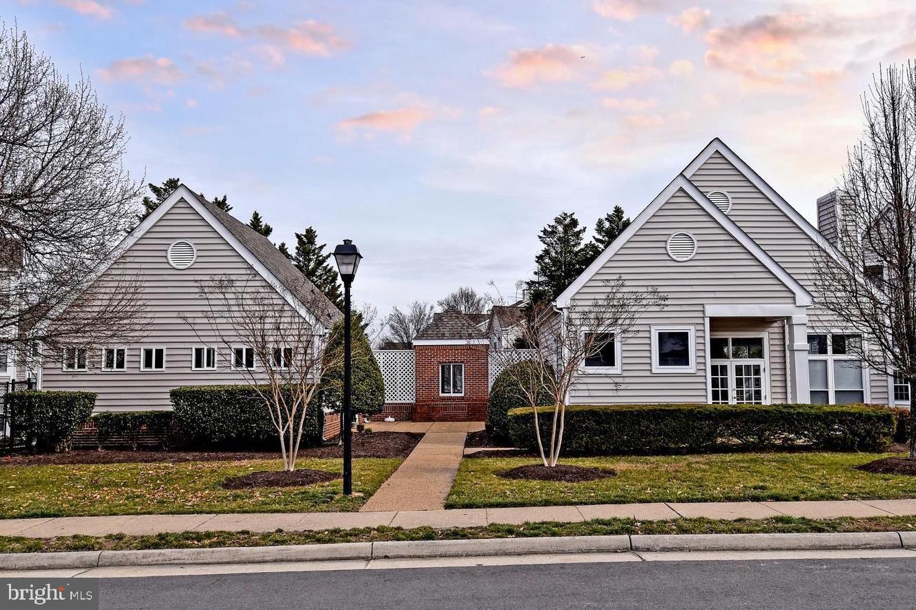 SHERBROOKE II TH CONDO - Residential