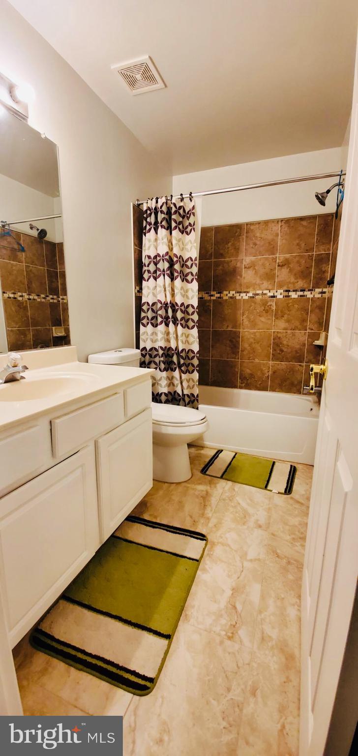 SHERBROOKE II TH CONDO - Residential