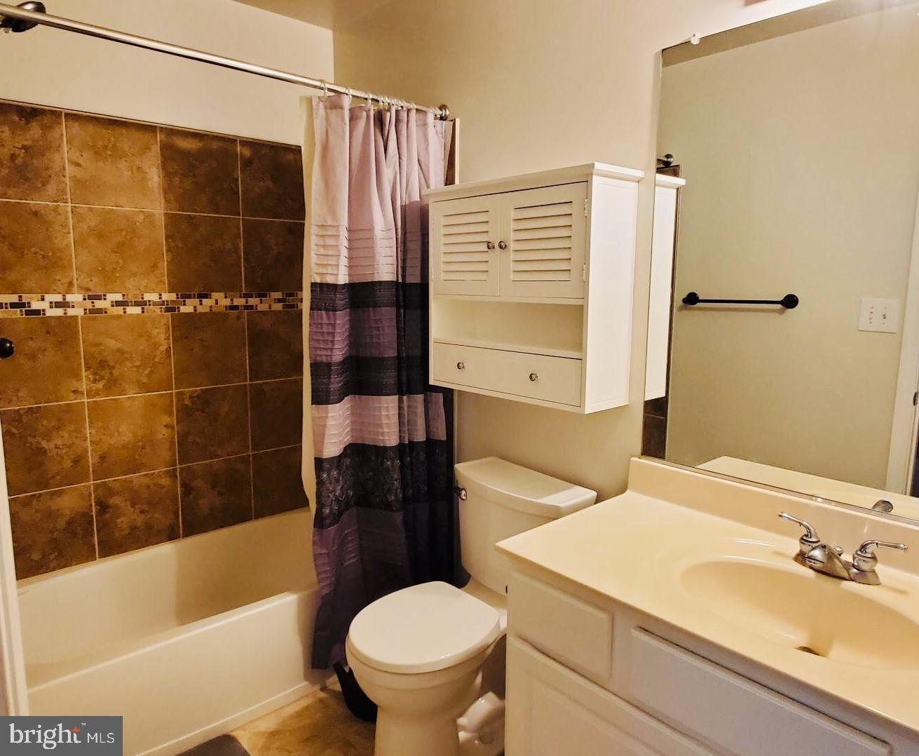 SHERBROOKE II TH CONDO - Residential