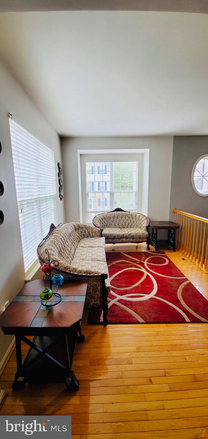 SHERBROOKE II TH CONDO - Residential