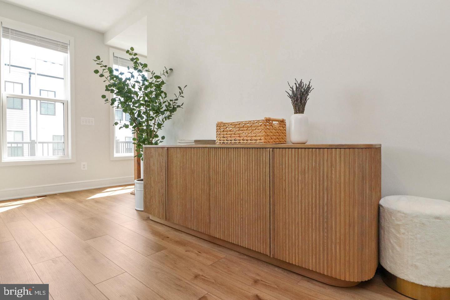 DEMOTT & SILVER - Residential