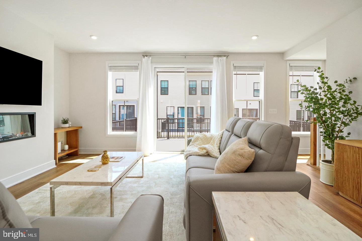 DEMOTT & SILVER - Residential