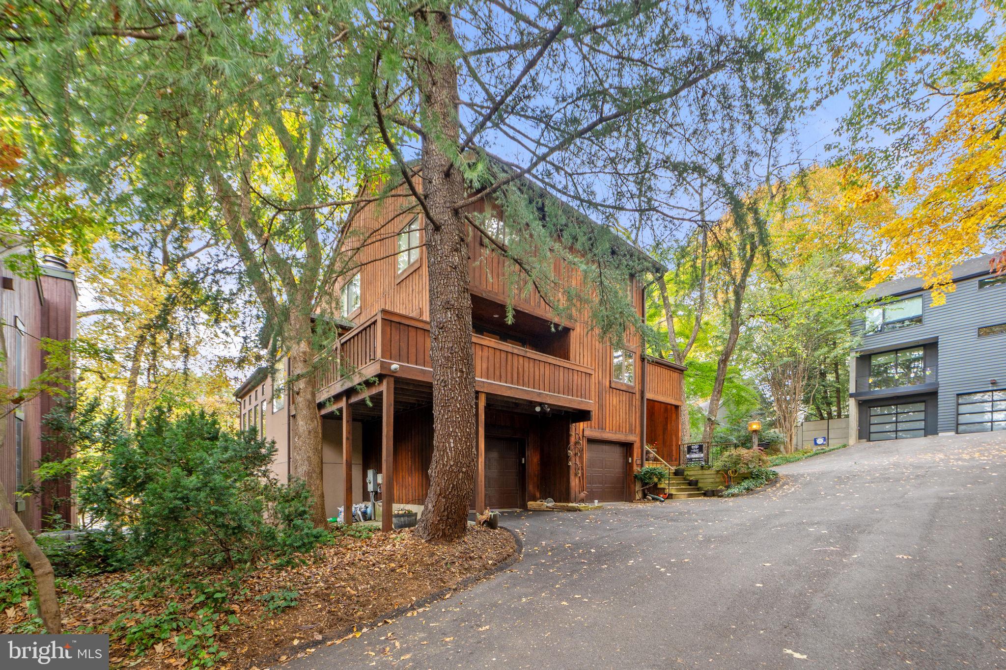 5211 MACARTHUR TERRACE NW