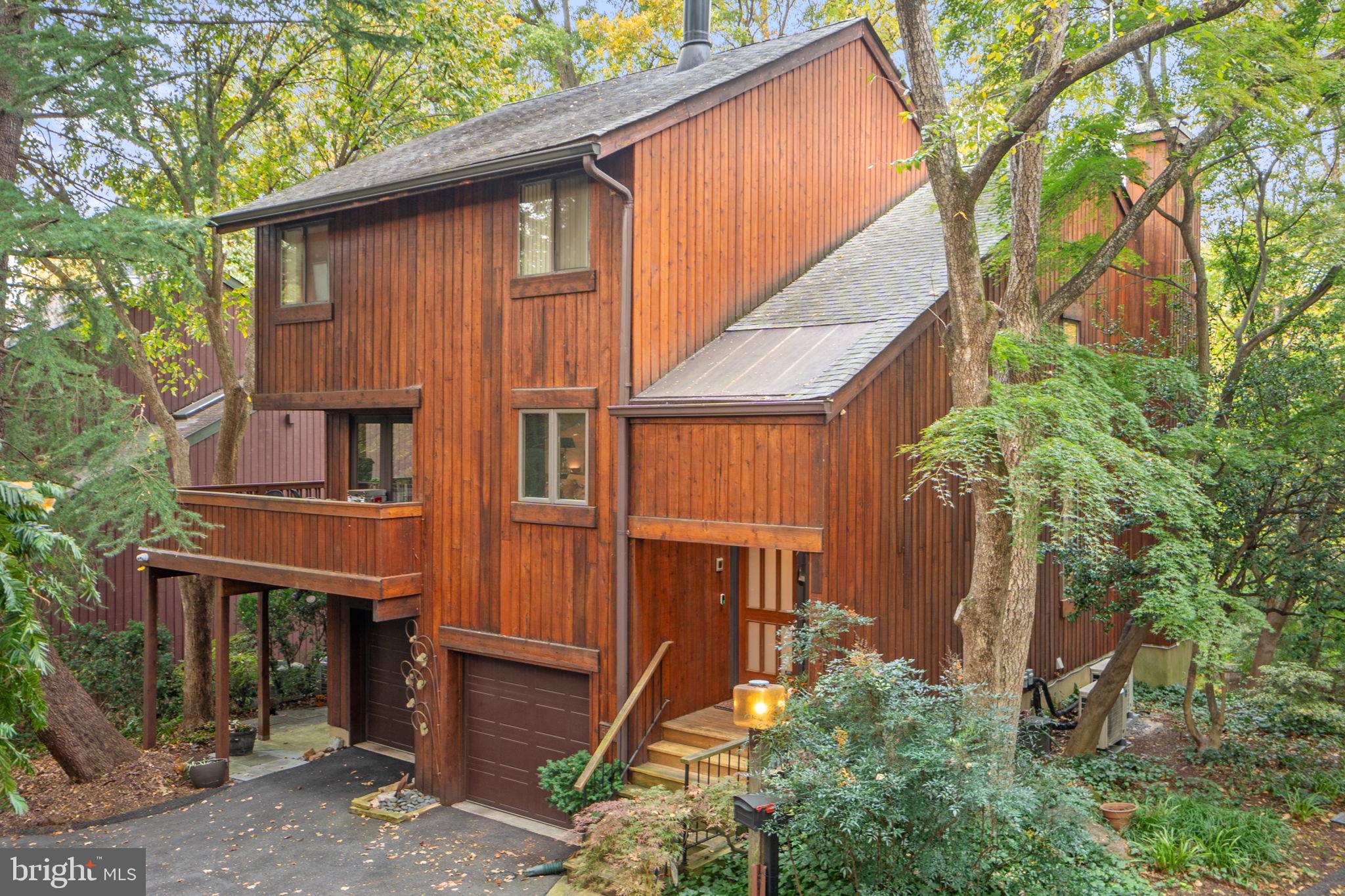 5211 MACARTHUR TERRACE NW