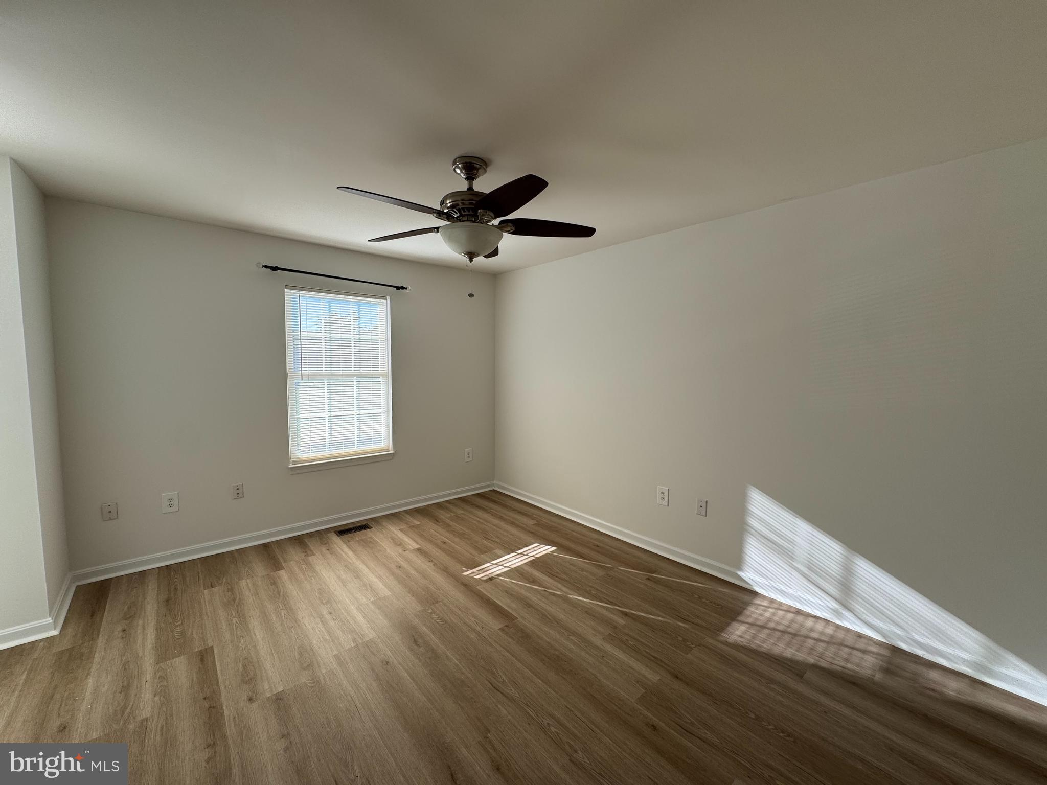 CROFTON COMMONS - Residential Lease