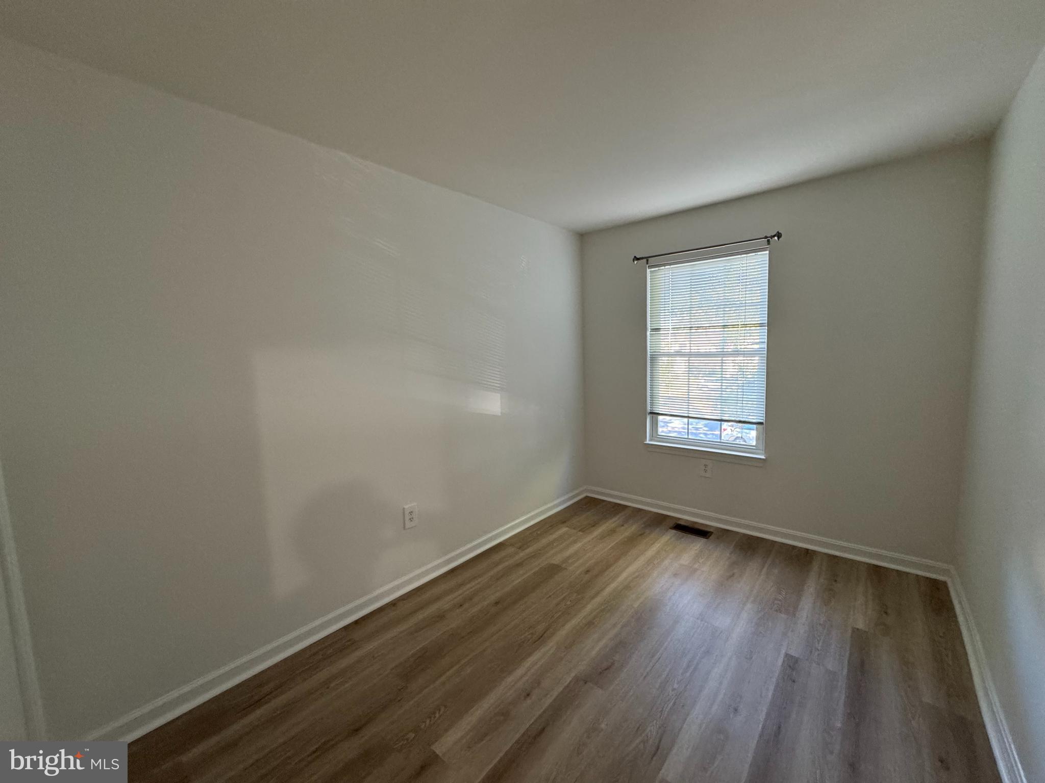 CROFTON COMMONS - Residential Lease