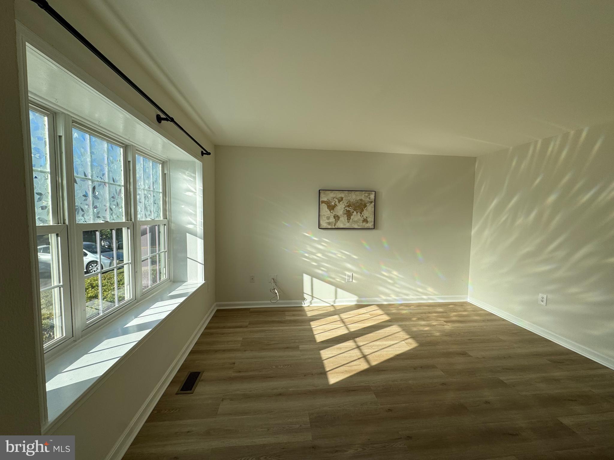 CROFTON COMMONS - Residential Lease