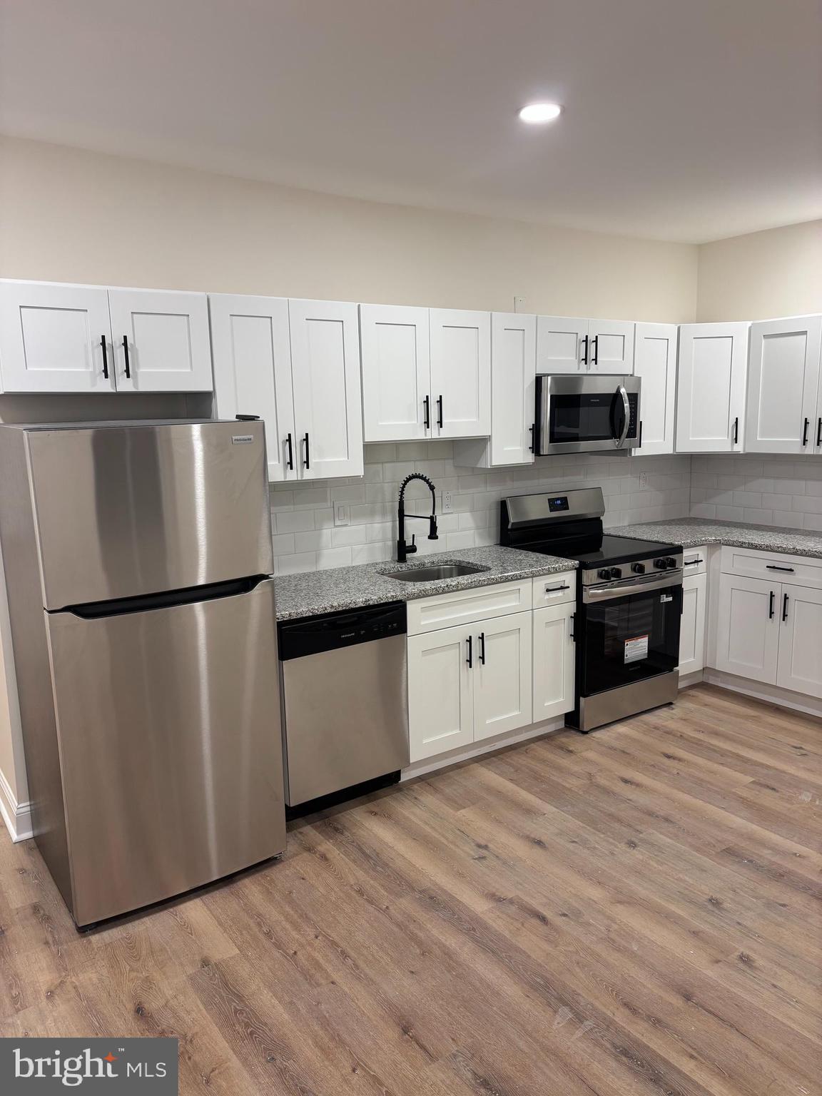 137 W WASHINGTON LANE 2