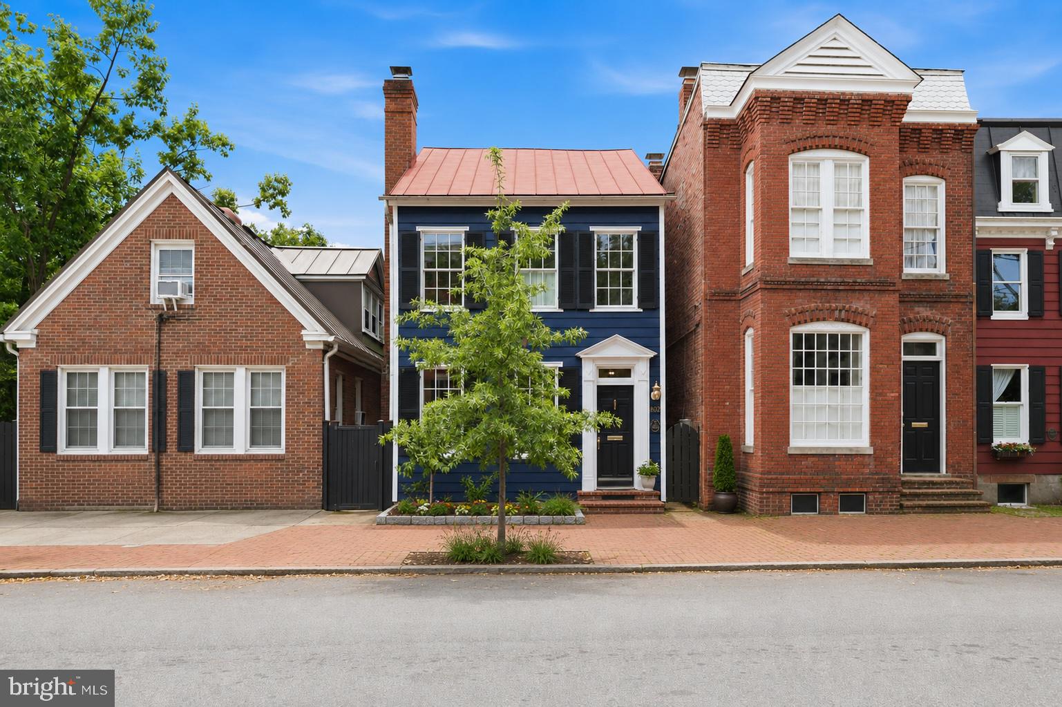 802 DUKE STREET