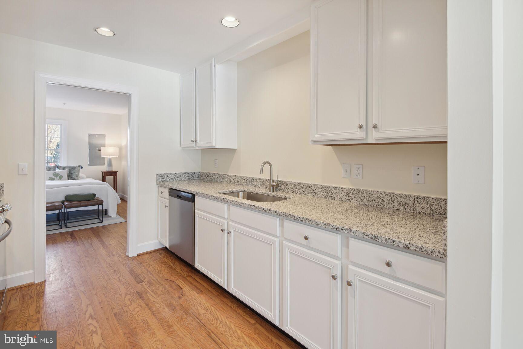 QUAIL HOLLOW - Residential