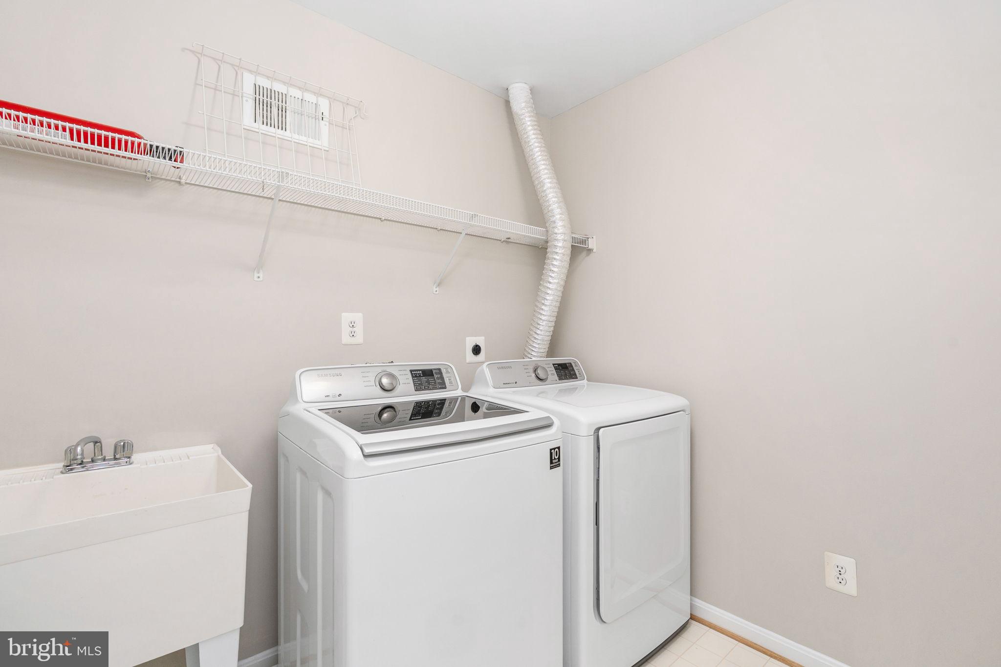 VICTORY LAKES - Residential