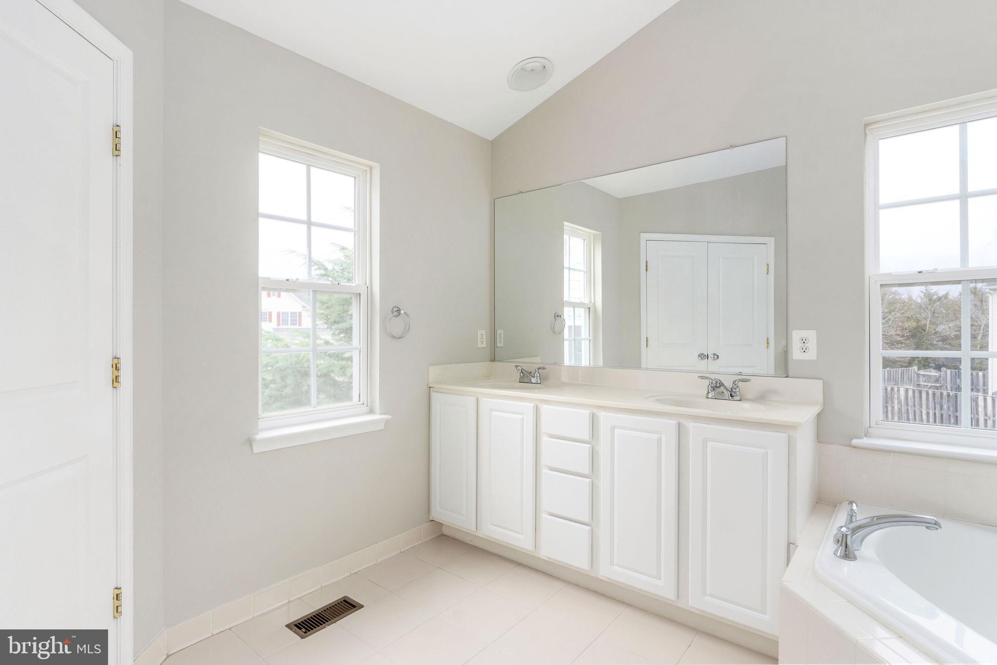 VICTORY LAKES - Residential