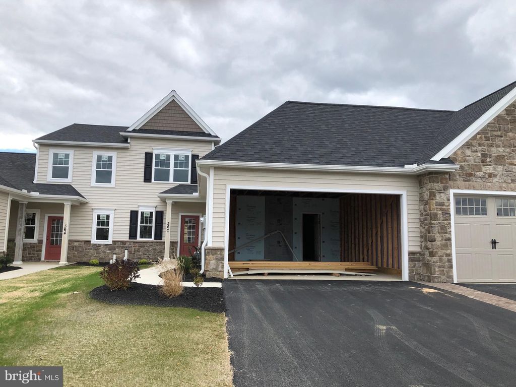 Photo of 362 MEADOW ROSE DR #224, LITITZ, PA 17543 (MLS # PALA2023874)