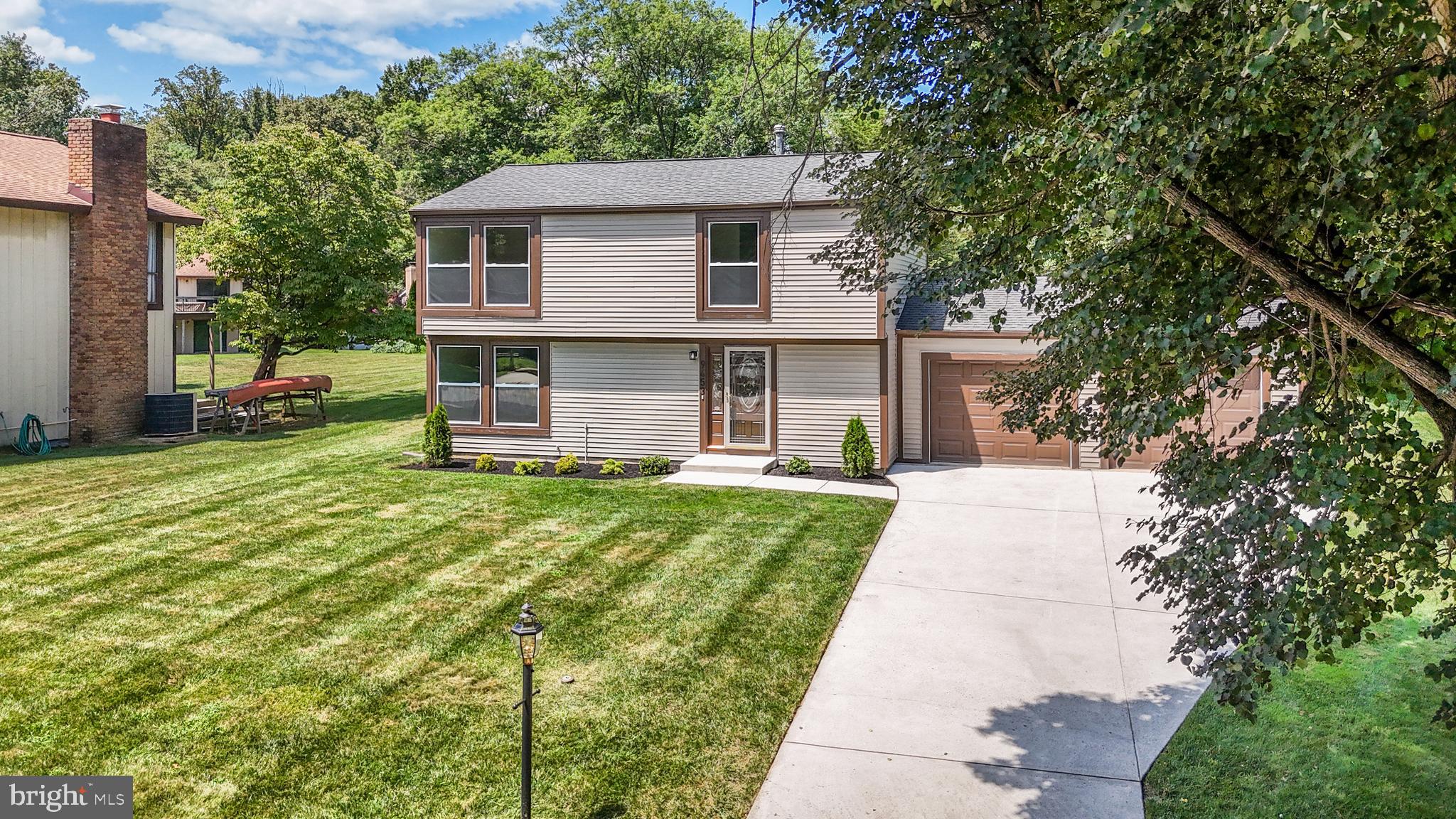 9453 PURSUIT COURT