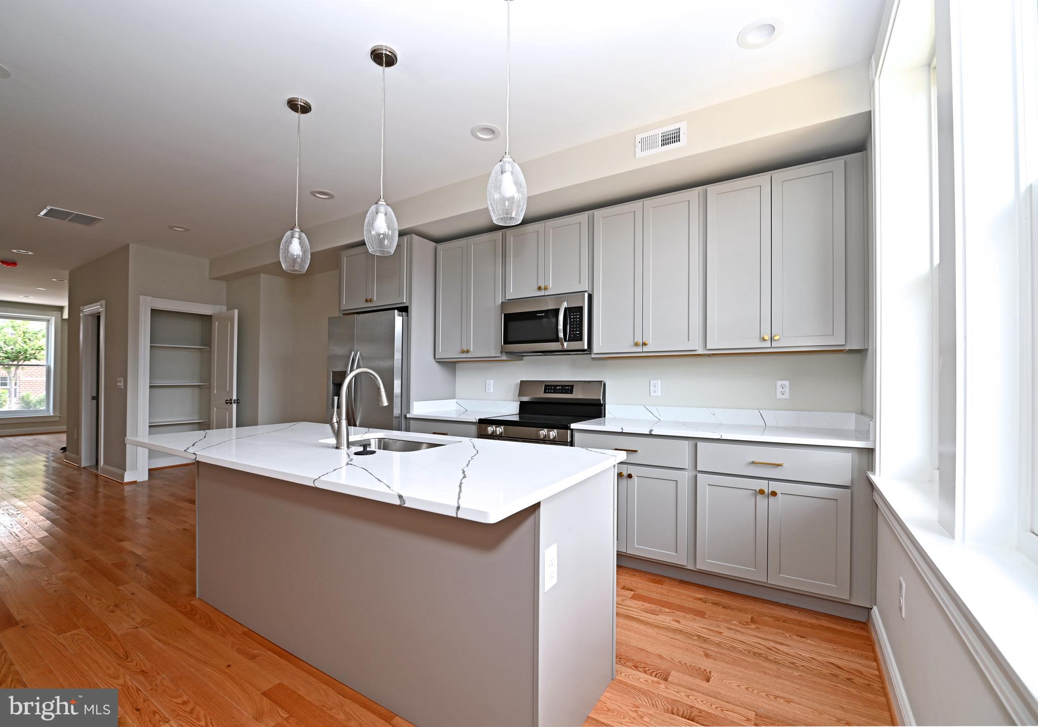 BROADWAY EAST - Residential