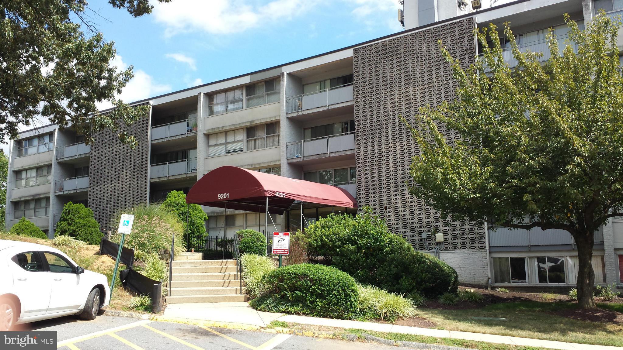 Short sale in Presidential Park Location is unbelievable.New Hampshire ave and Metzorrett road d convenient to everything