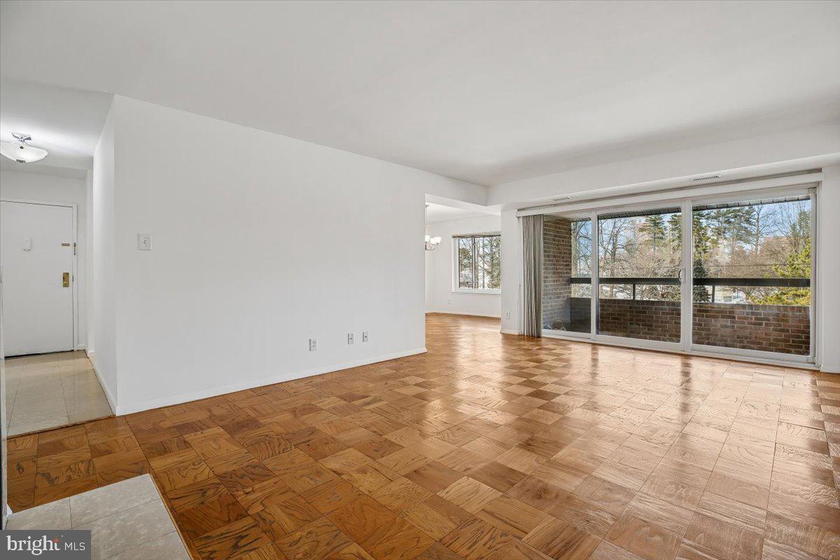 GEORGETOWN VILLAGE - Residential