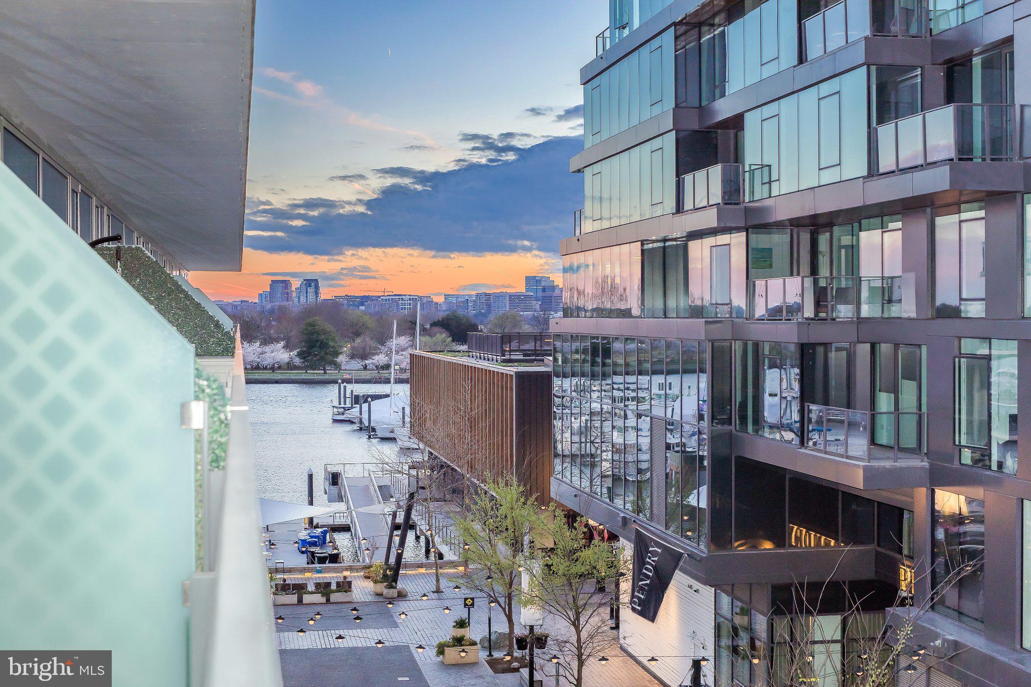 SOUTHWEST WATERFRONT - Residential