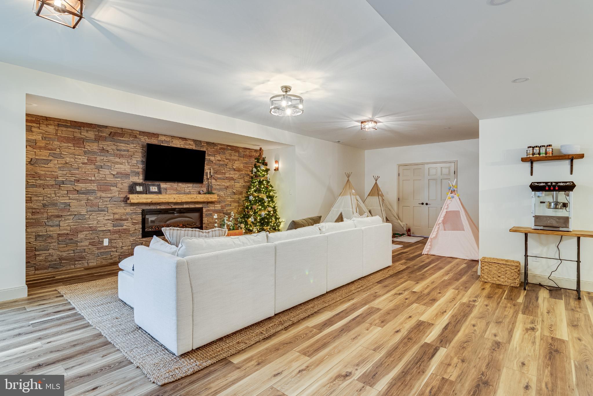 OAKWOOD ESTATES - Residential