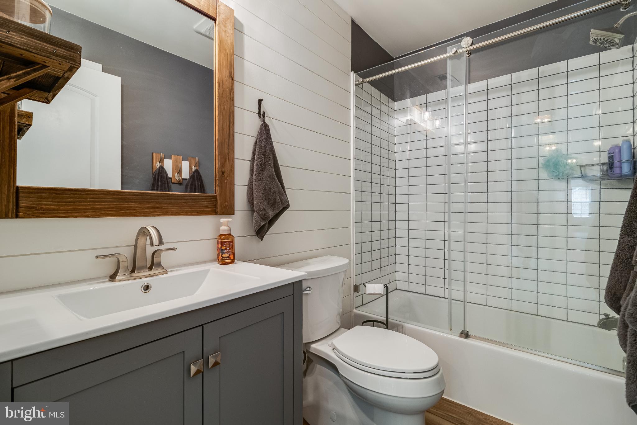 OAKWOOD ESTATES - Residential