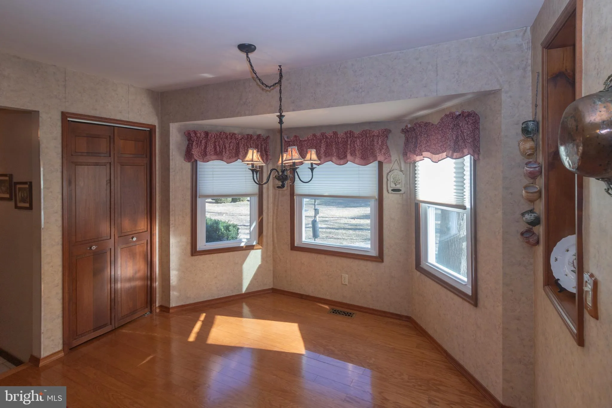 Atco, New Jersey 08004, United States, 3 Bedrooms Bedrooms, ,3 BathroomsBathrooms,Residential,Pending,18259