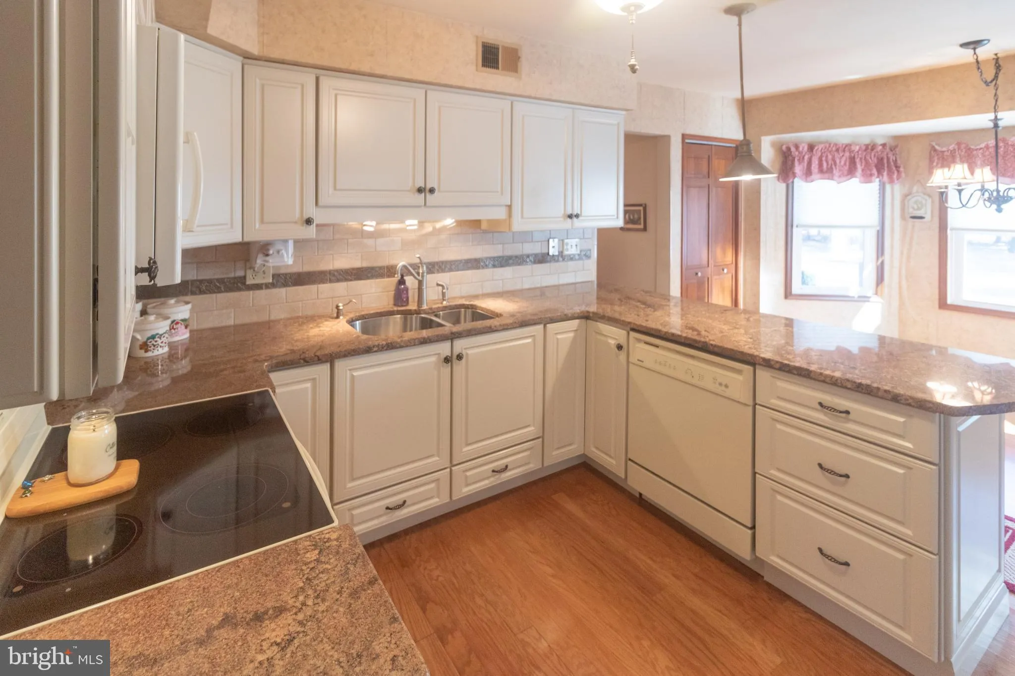 Atco, New Jersey 08004, United States, 3 Bedrooms Bedrooms, ,3 BathroomsBathrooms,Residential,Pending,18259