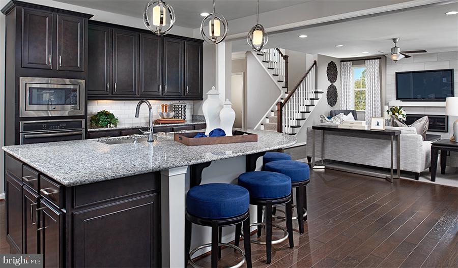 RAVEN OAKS - Residential