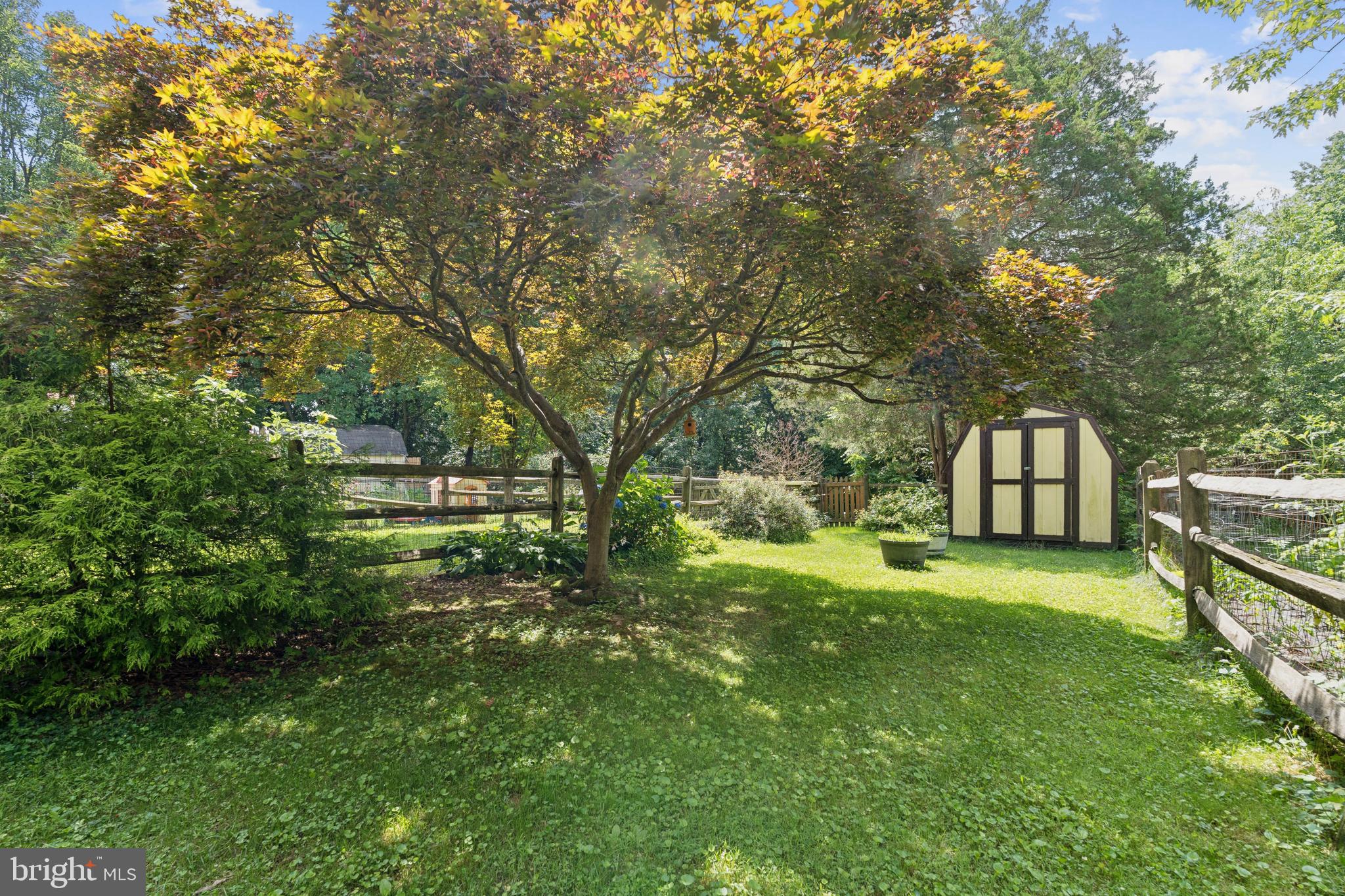 SEVEN COURTS - Residential Lease