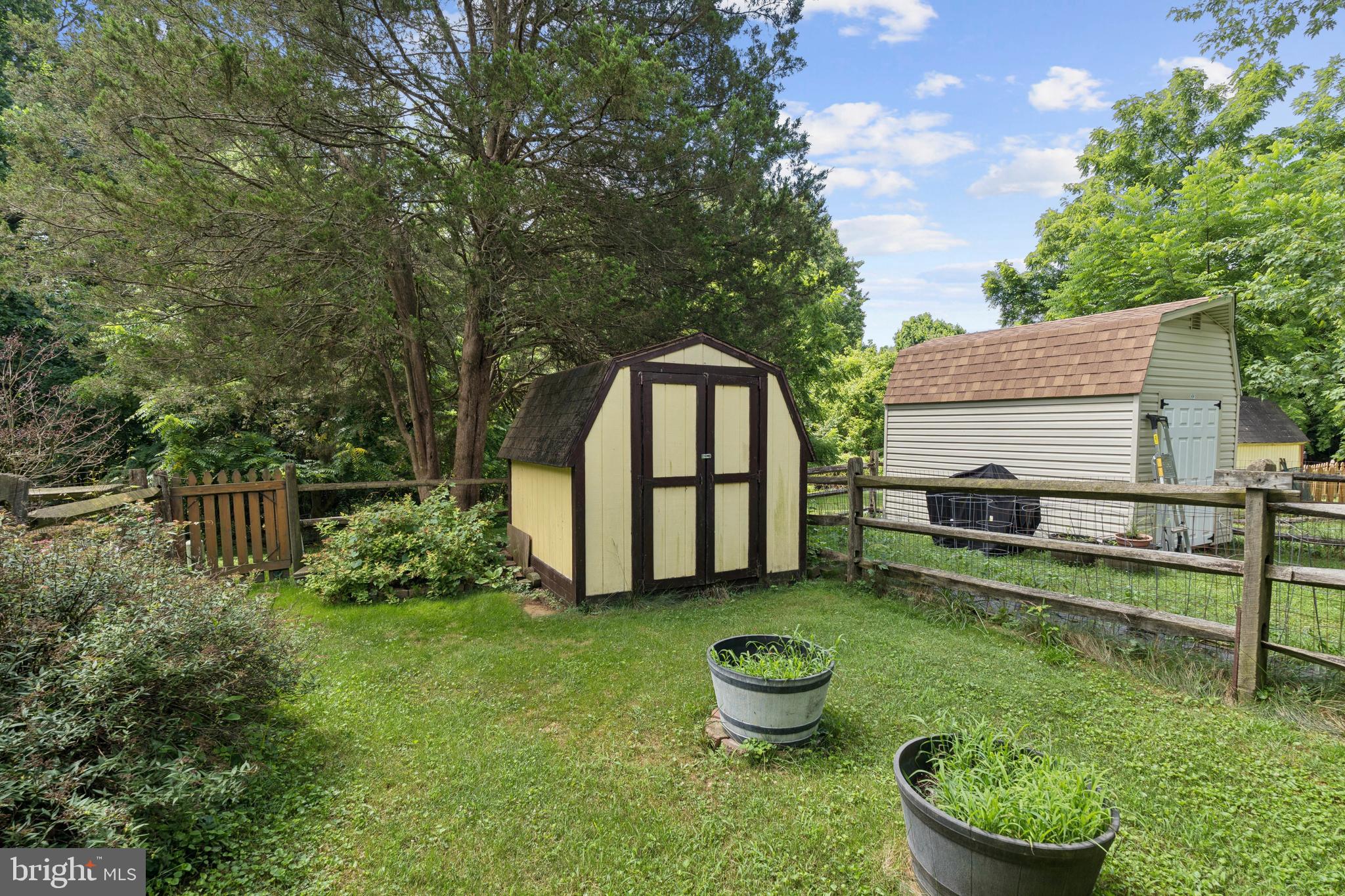 SEVEN COURTS - Residential Lease