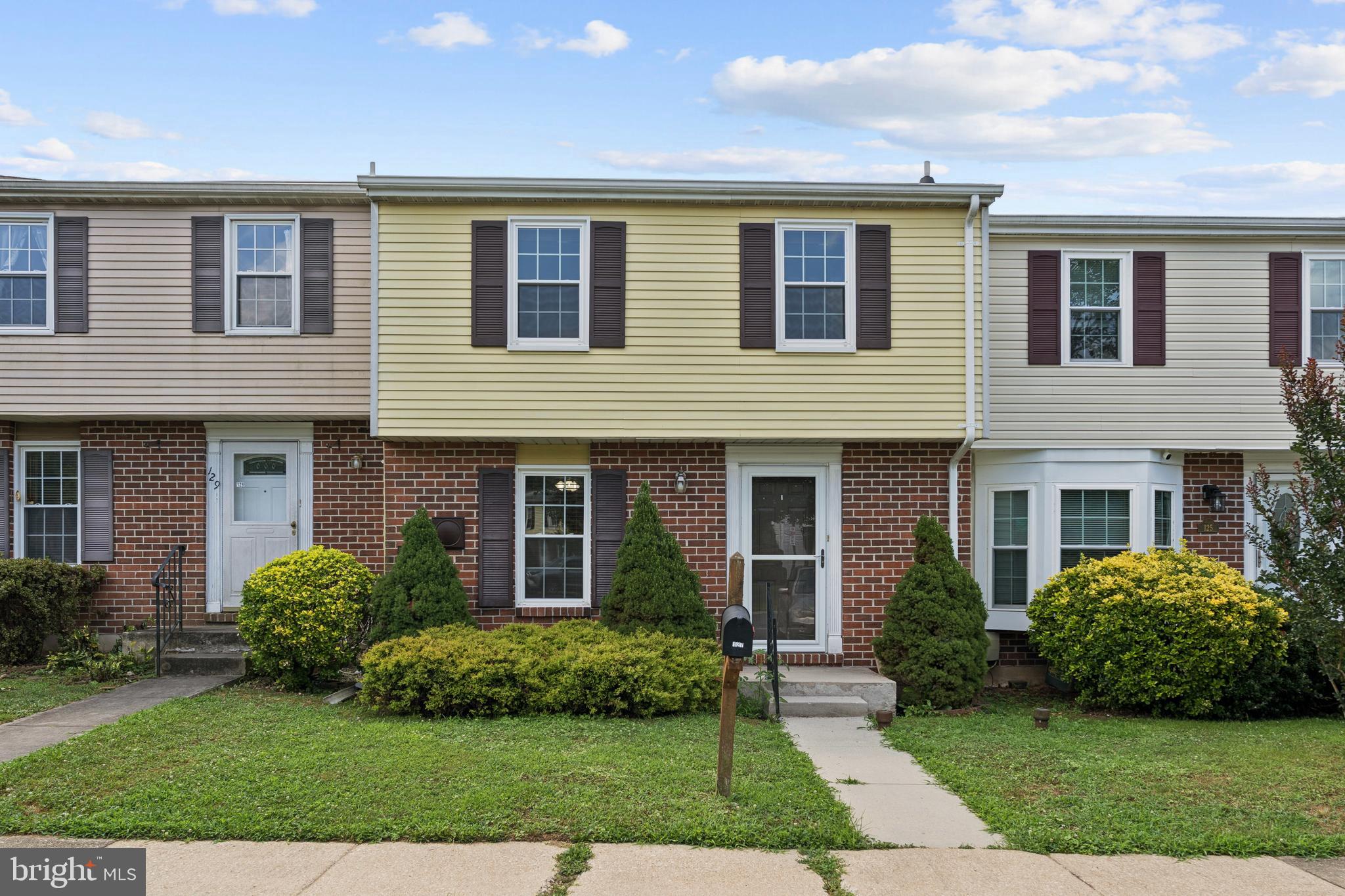 SEVEN COURTS - Residential Lease