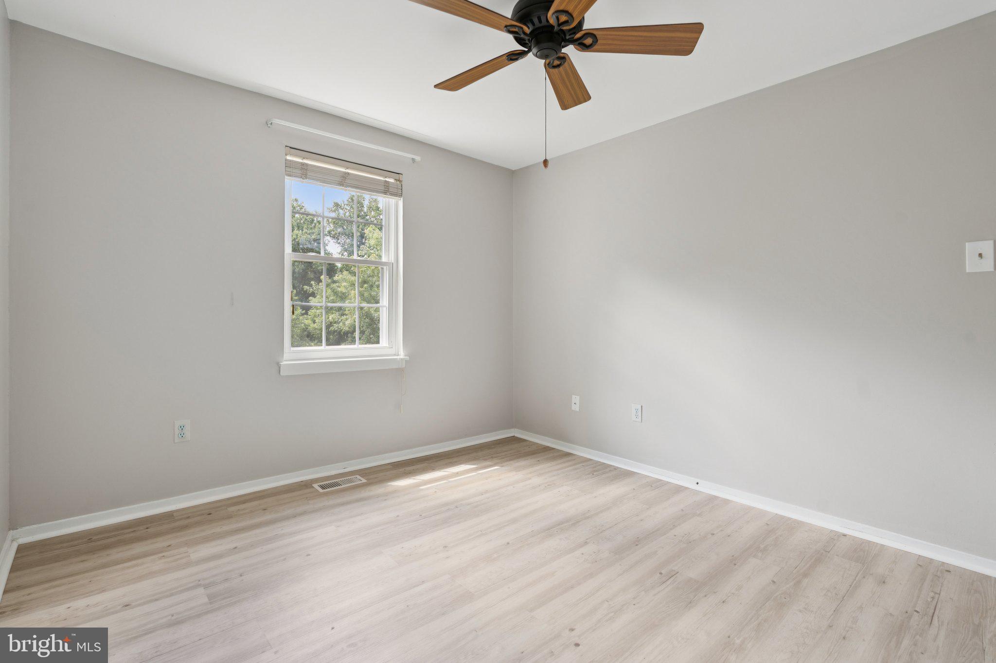 SEVEN COURTS - Residential Lease