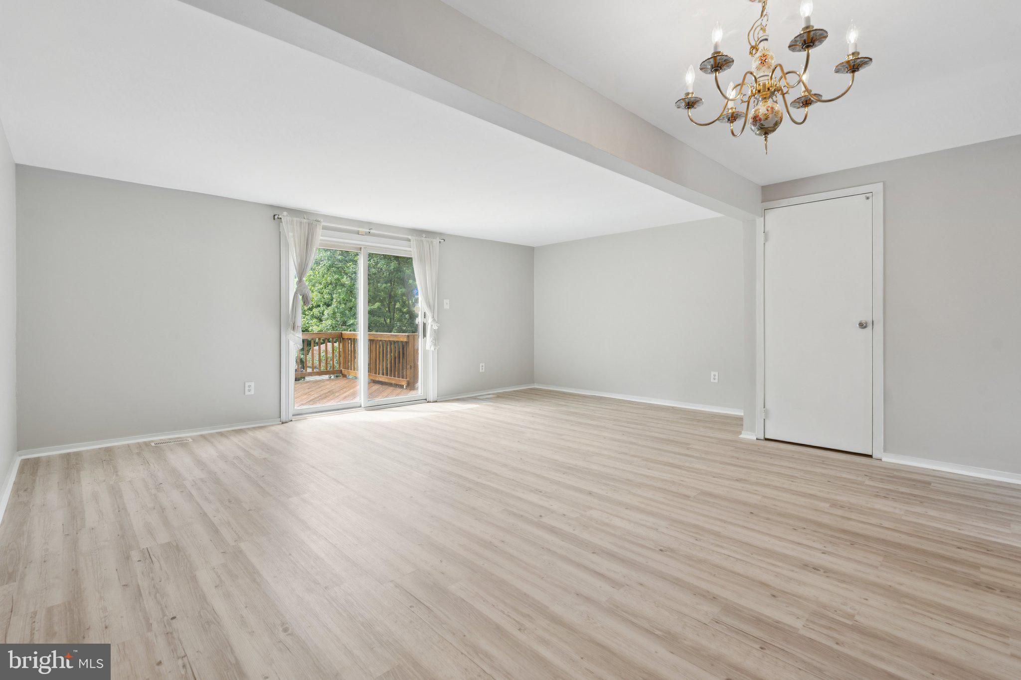 SEVEN COURTS - Residential Lease