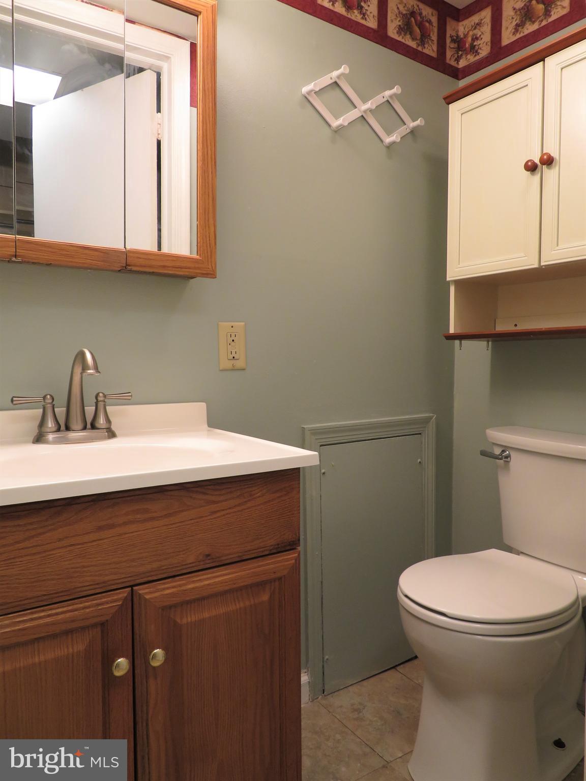 CHATHAM VIL OF TOW - Residential Lease