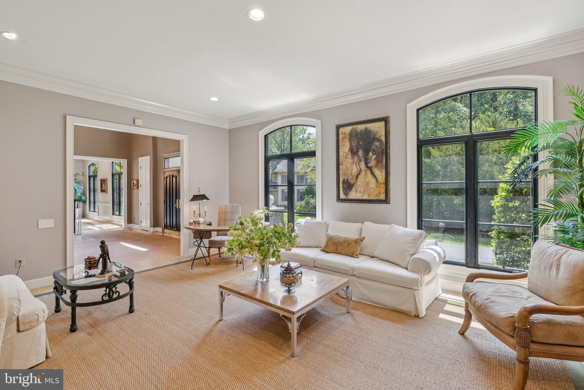 LUXMANOR - Residential