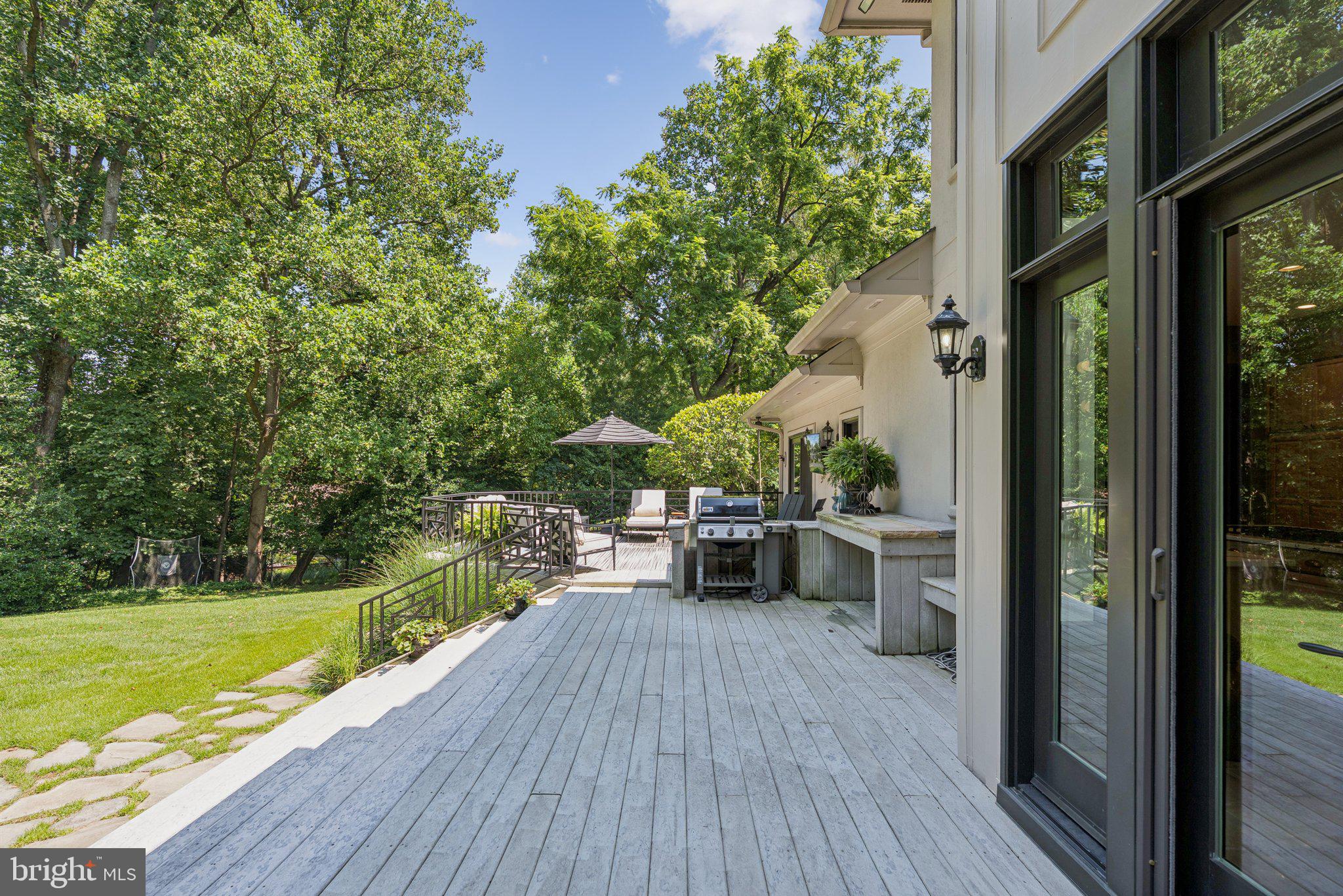 LUXMANOR - Residential