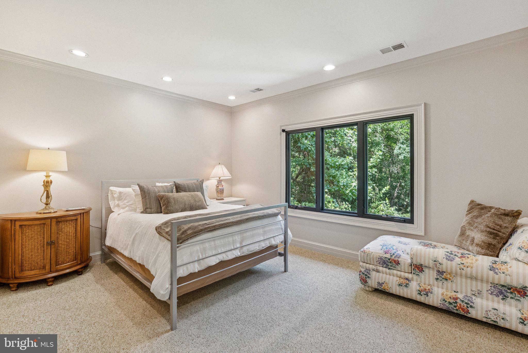 LUXMANOR - Residential