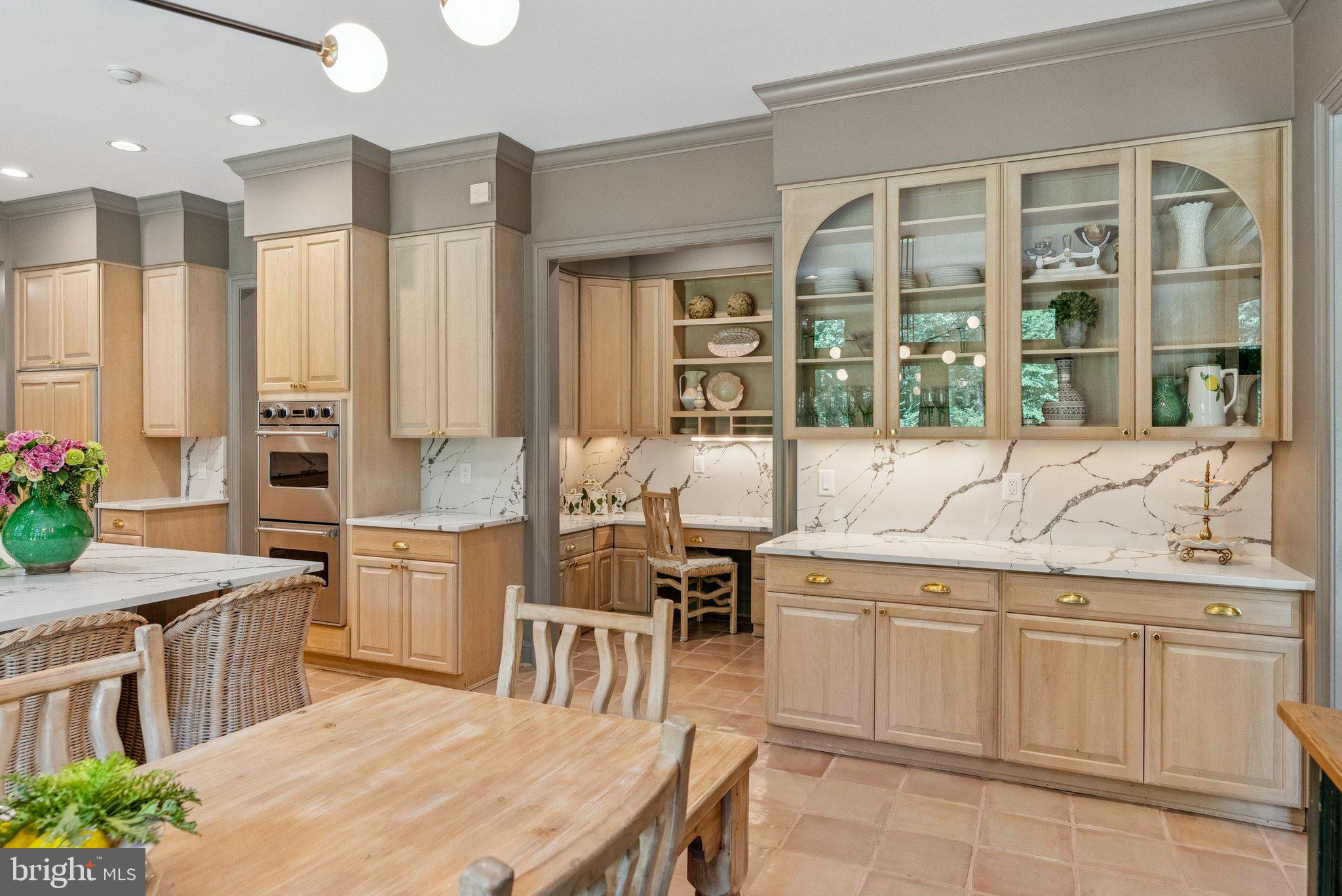 LUXMANOR - Residential