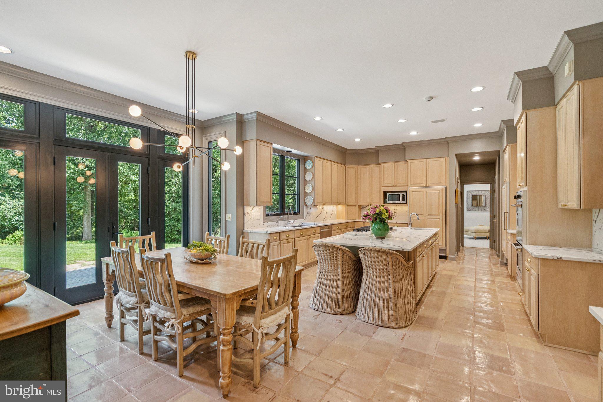 LUXMANOR - Residential