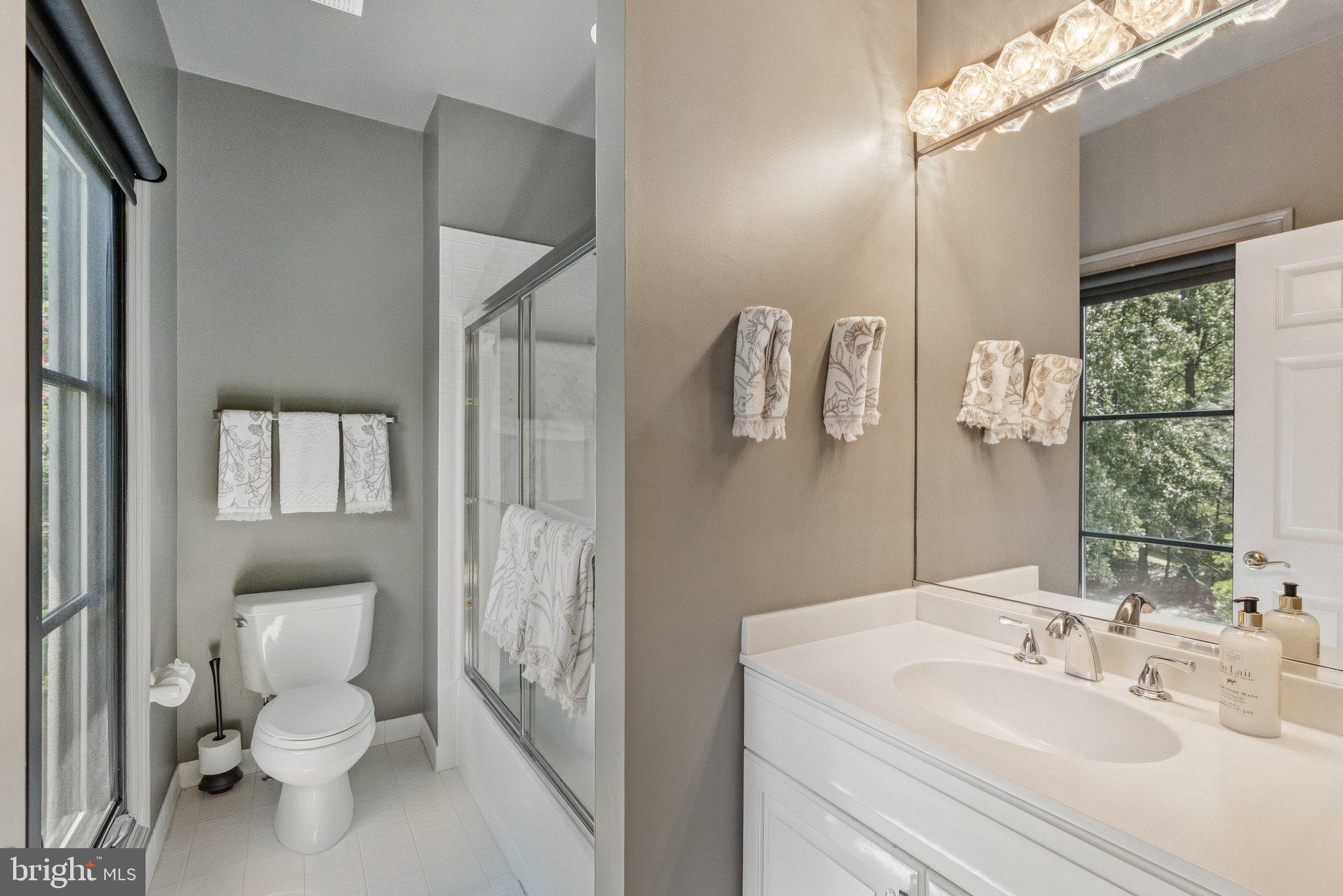 LUXMANOR - Residential