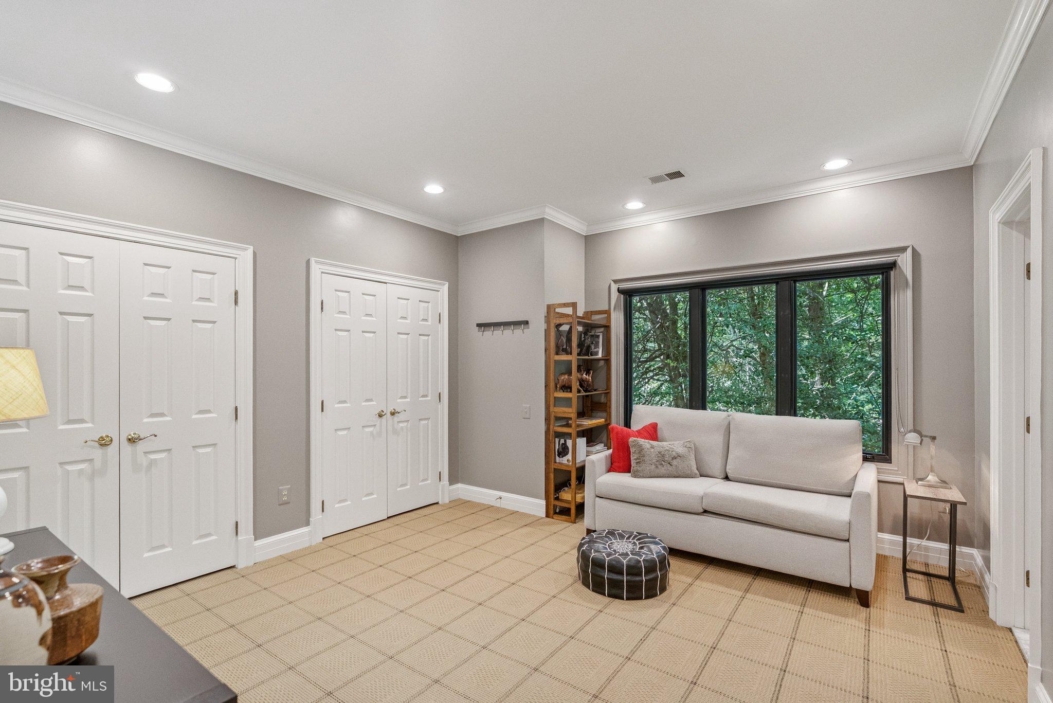 LUXMANOR - Residential