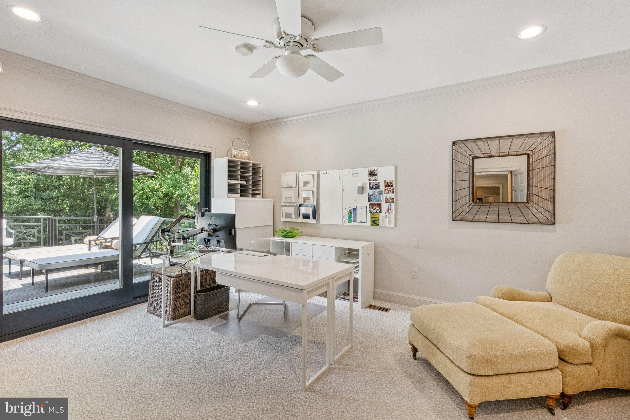 LUXMANOR - Residential