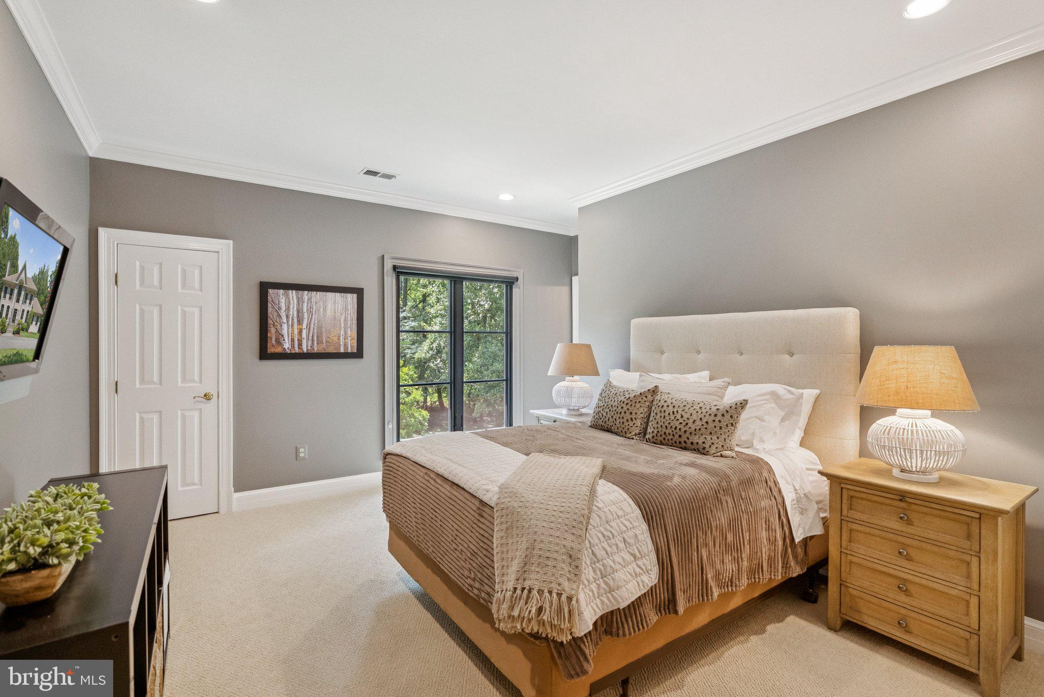 LUXMANOR - Residential