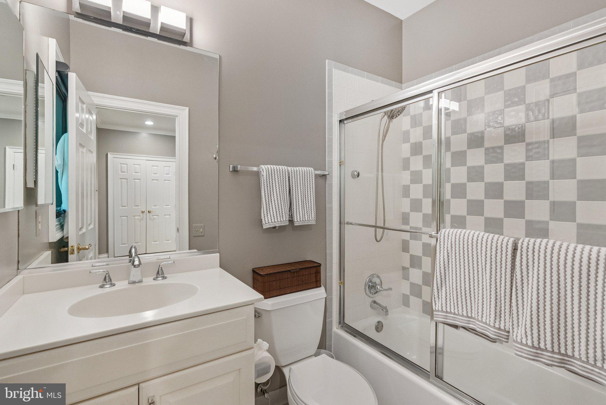 LUXMANOR - Residential