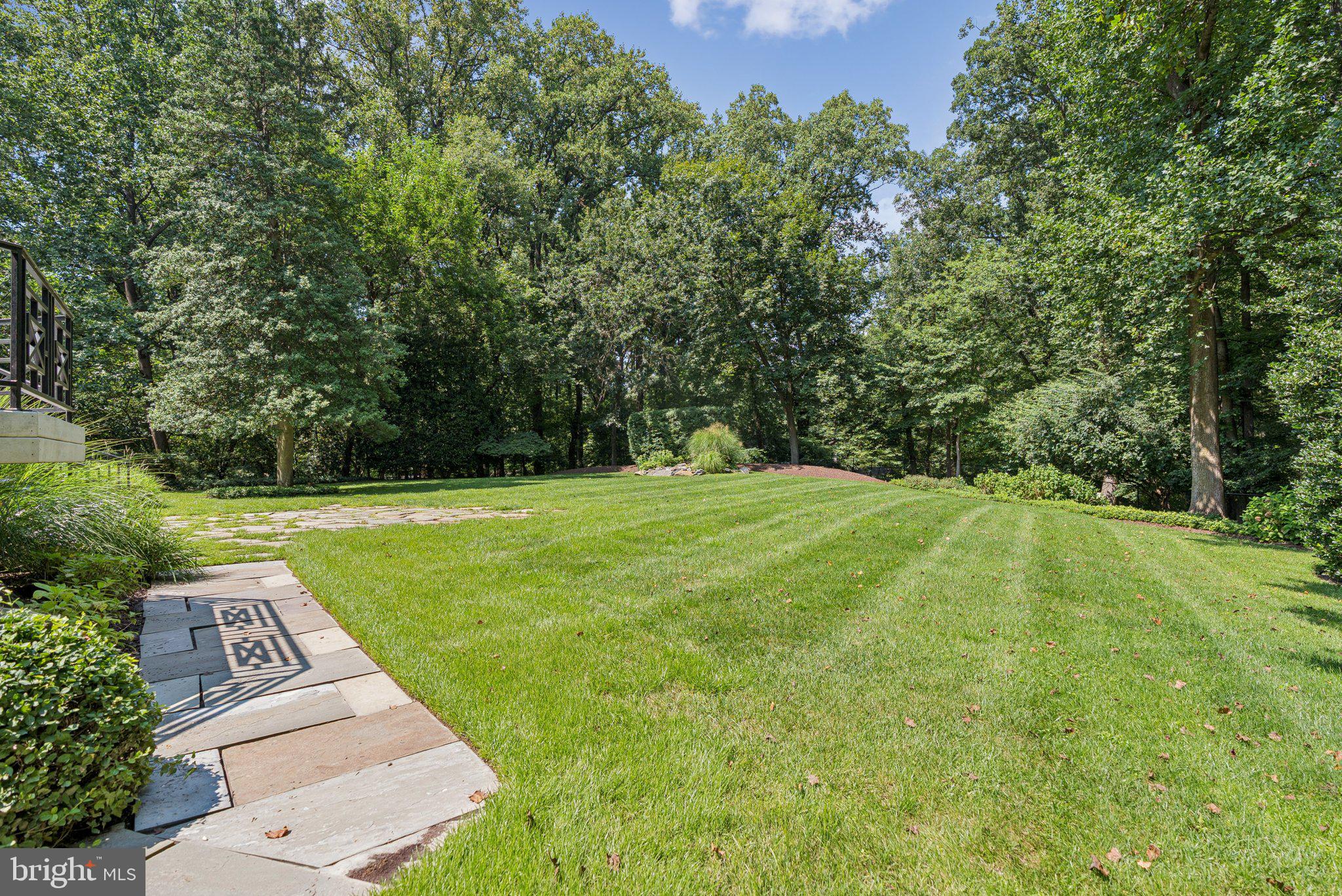 LUXMANOR - Residential